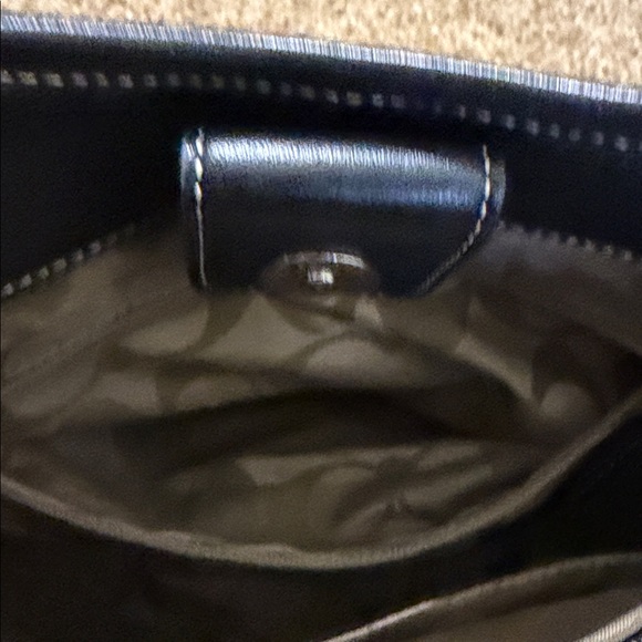 Coach Elegant Black Leather Shoulder Bag - Picture 11 of 13